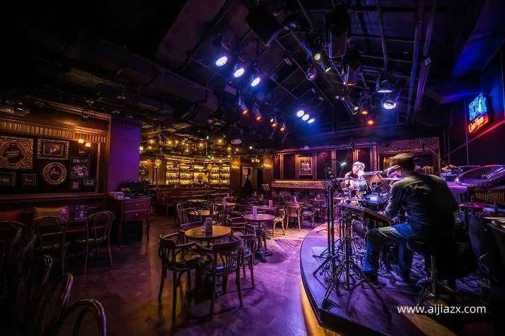 郑州音乐酒吧装修设计，高回头率的音乐酒吧设计装修