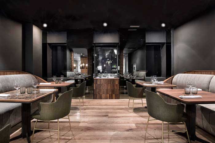 150平米郑州西餐厅设计效果图