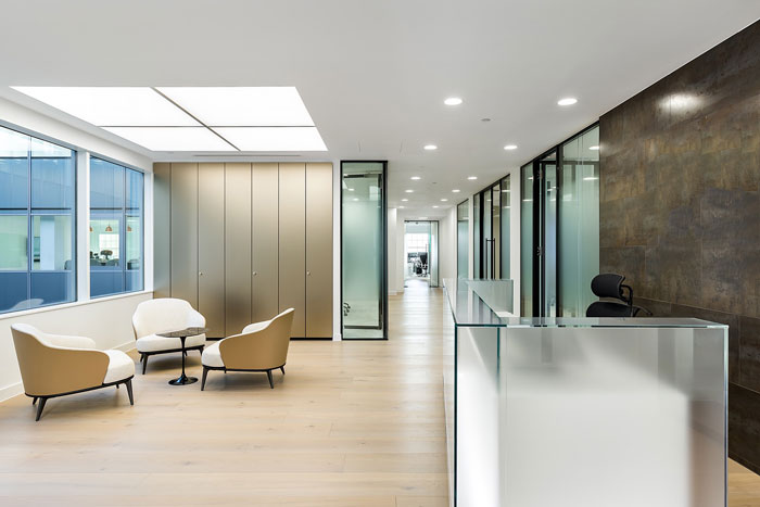 730平米投资公司办公室设计效果图