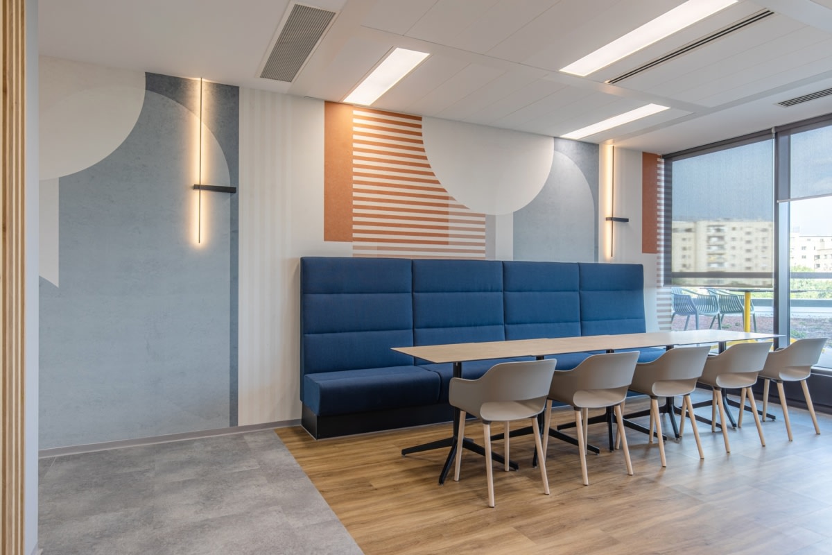 845平米集团分公司办公室装修效果图