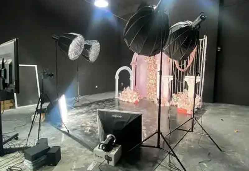 郑州直播间背景设计：专业形象与视觉吸引力