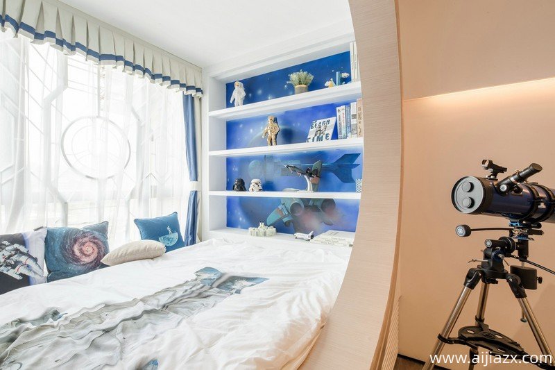 家居墙面刷漆施工时有什么方法和技巧吗？